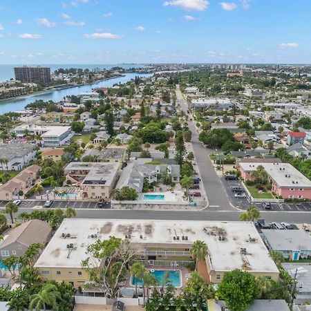 Apartamento Waves 18 St. Pete Beach Exterior foto
