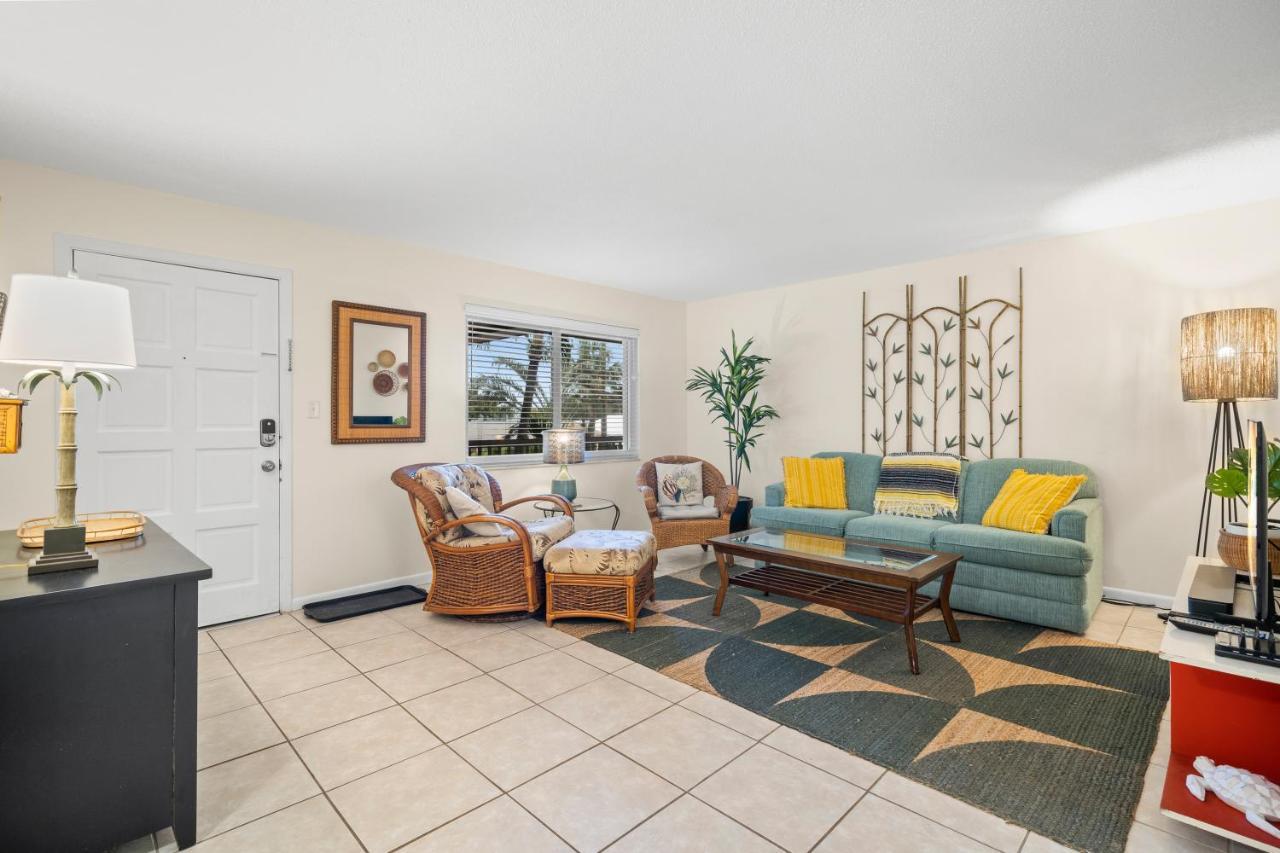 Apartamento Waves 18 St. Pete Beach Exterior foto