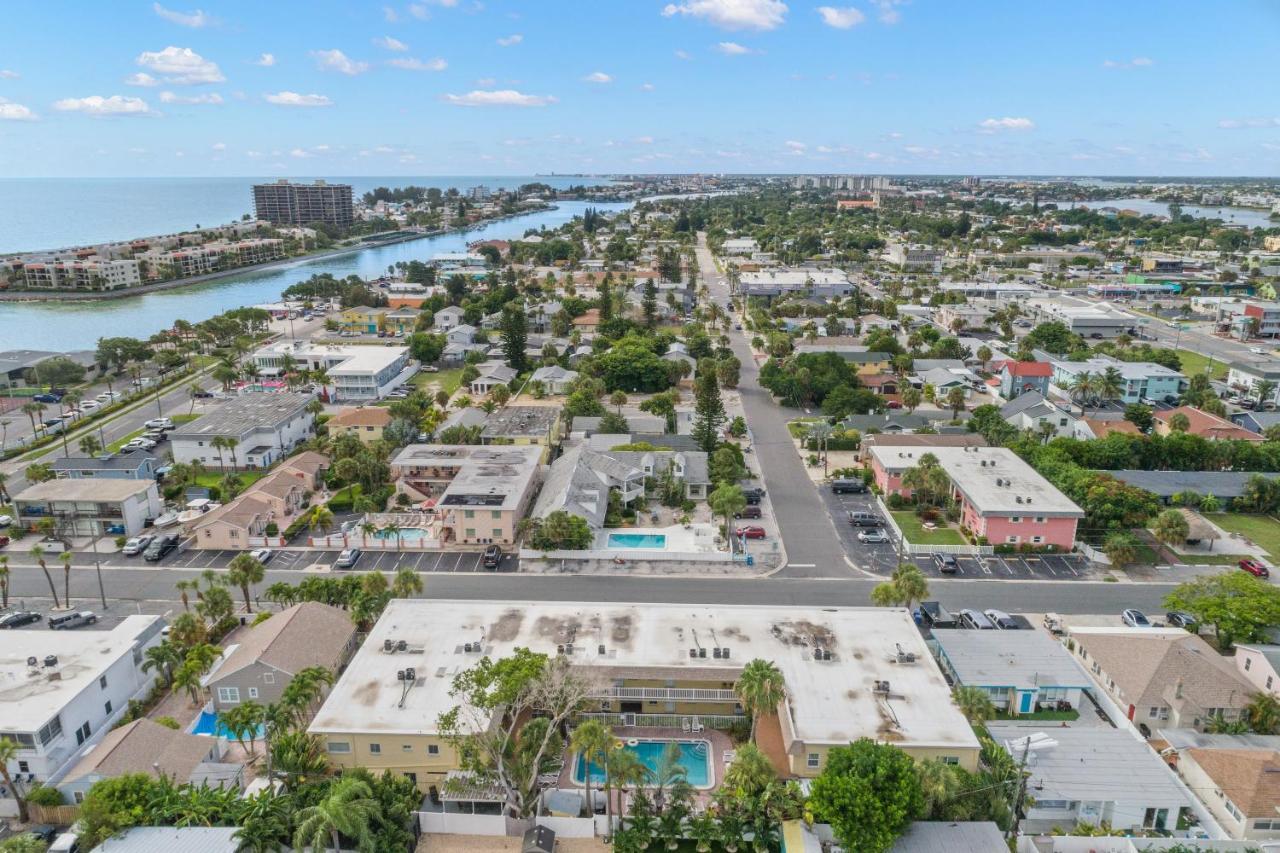 Apartamento Waves 18 St. Pete Beach Exterior foto