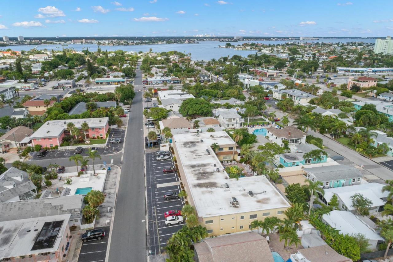 Apartamento Waves 18 St. Pete Beach Exterior foto