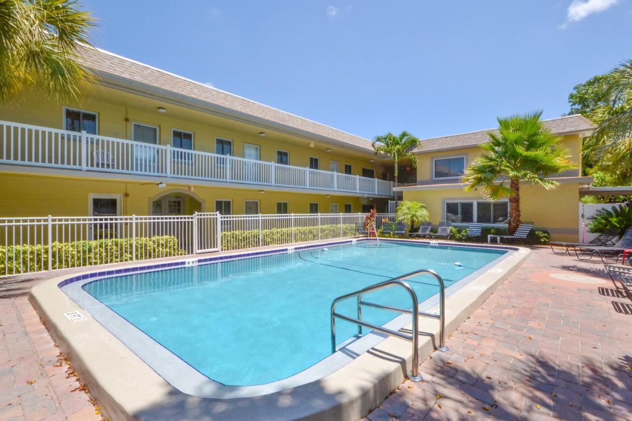 Apartamento Waves 18 St. Pete Beach Exterior foto