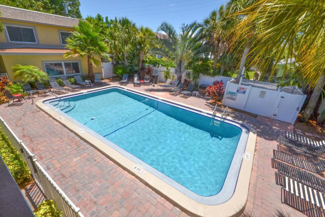 Apartamento Waves 18 St. Pete Beach Exterior foto